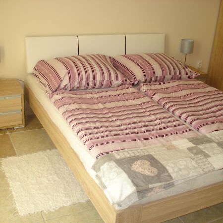 Eszter Apartman Eger Exterior photo