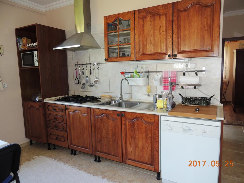 Eszter Apartman Eger Exterior photo