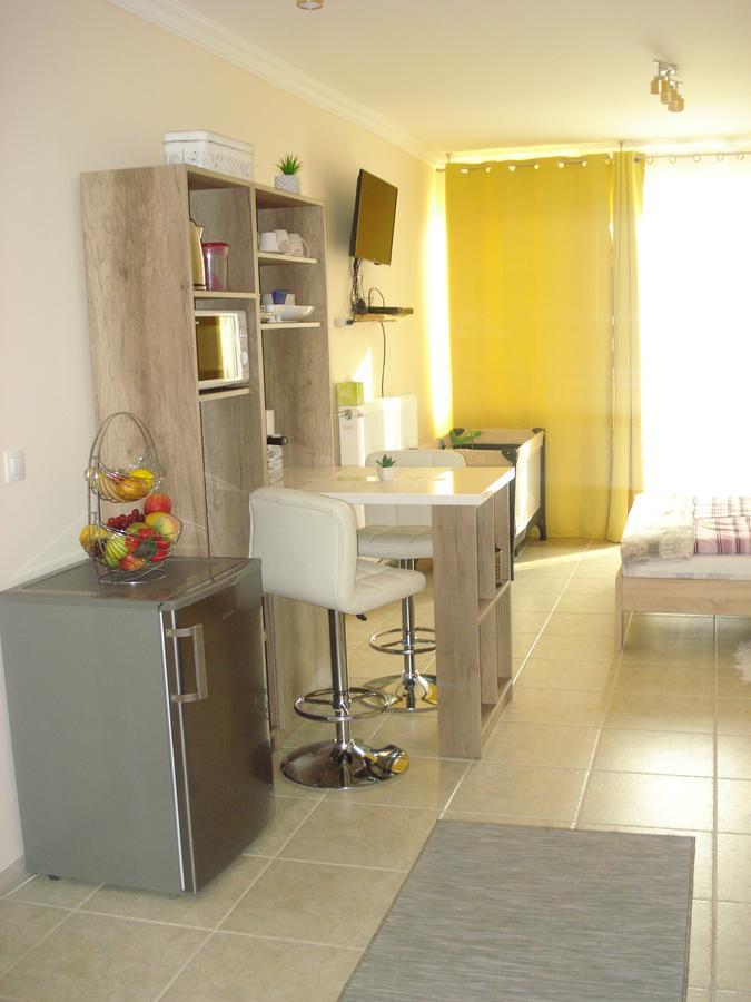 Eszter Apartman Eger Exterior photo