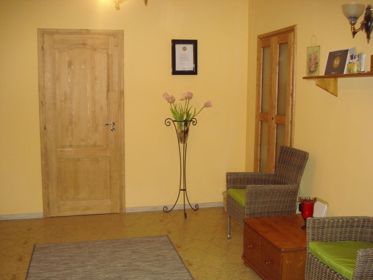 Eszter Apartman Eger Exterior photo